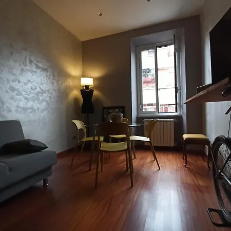 La Luna E La Gatta Lejlighed